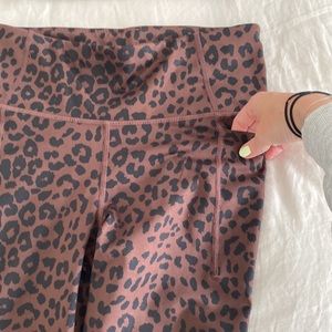 Set. Gap fit size small leopard workout set